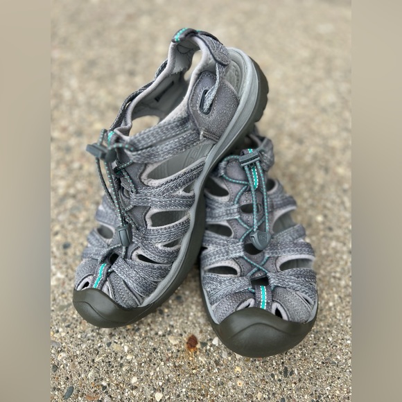 Keen Whisper sandal. Gray. Size 9. - Picture 2 of 4
